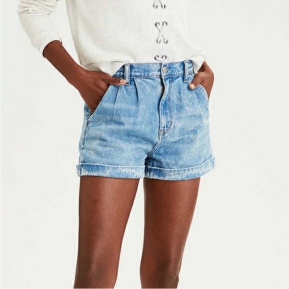 American Eagle AE Mom Pleated Jean Short Denim in Classic Blue size 4 - Picture 1 of 10